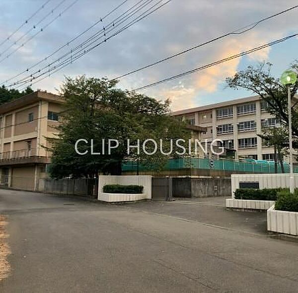 茅ヶ崎市立赤羽根中学校 徒歩16分。 1230m