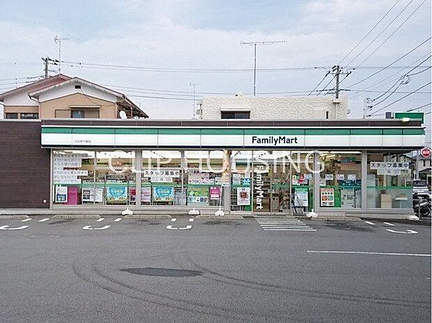 ファミリーマート小田原下堀店 徒歩11分。 840m