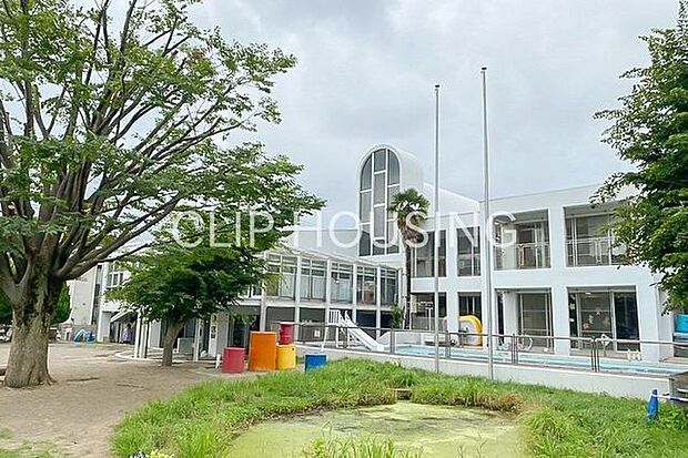 平岡幼稚園 徒歩11分。 860m