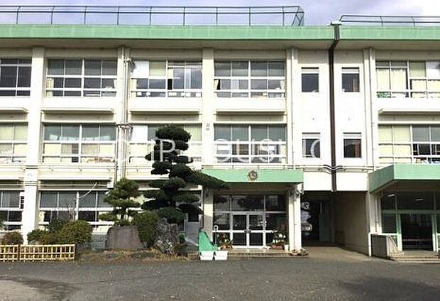 平塚市立岡崎小学校 徒歩14分。 1120m
