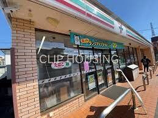 セブンイレブン茅ヶ崎香川4丁目店 徒歩4分。 250m