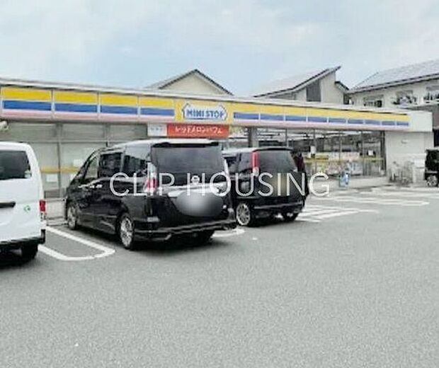 ミニストップ平塚御殿店 徒歩3分。 180m