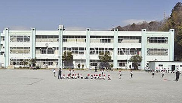 二宮町立山西小学校 徒歩20分。 1560m