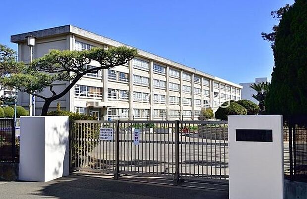 茅ヶ崎市立梅田小学校 徒歩12分。 930m