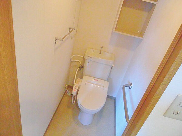 画像3:トイレに収納ありです。