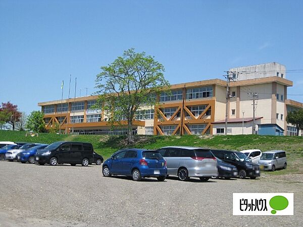 小学校「滝川市立滝川第二小学校まで1386m」