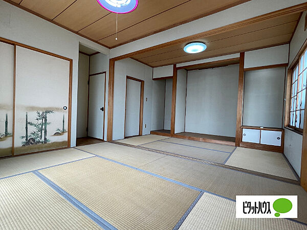 detached 北海道滝川市一の坂町西３丁目
地図を見る