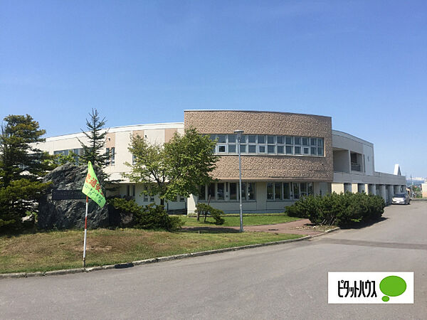 小学校「砂川市立空知太小学校まで2271m」