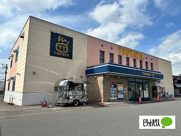 レンタルビデオ「TSUTAYA滝川店まで7714m」