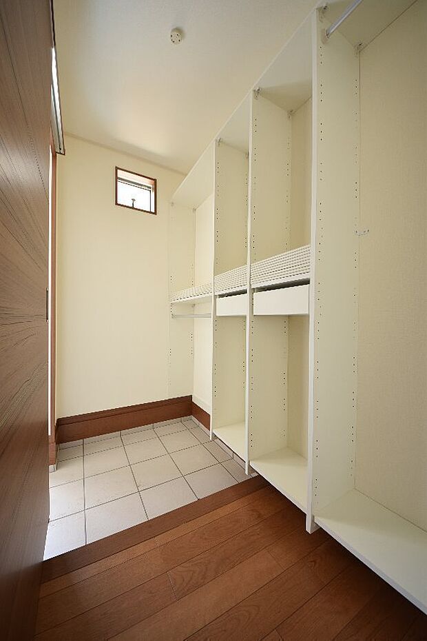 当社施工例（シューズクローク）