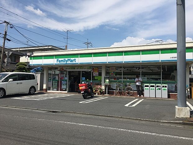ファミリーマート小坂旭町店