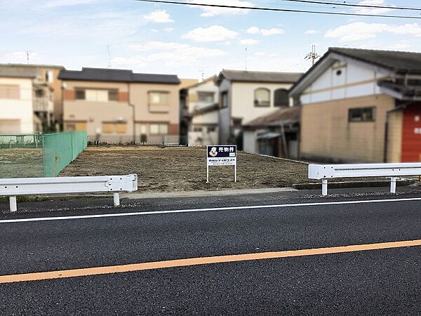 前面道路の幅員は約10ｍです
