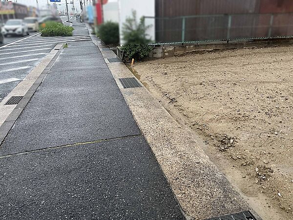 歩道があります