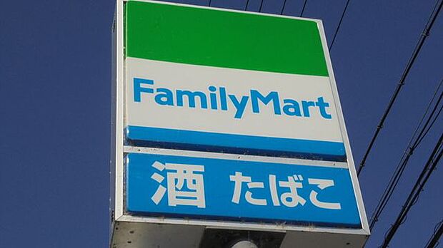 コンビニ ファミリーマート 大津京駅前店 30m