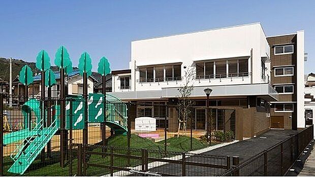 幼稚園・保育園 みつばちこども園 865m
