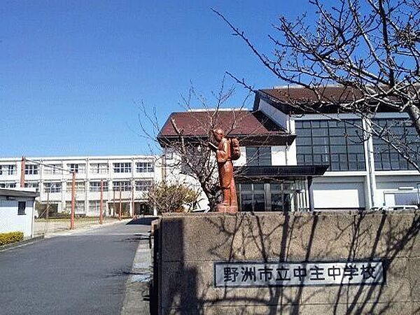 中主中学校 1469m