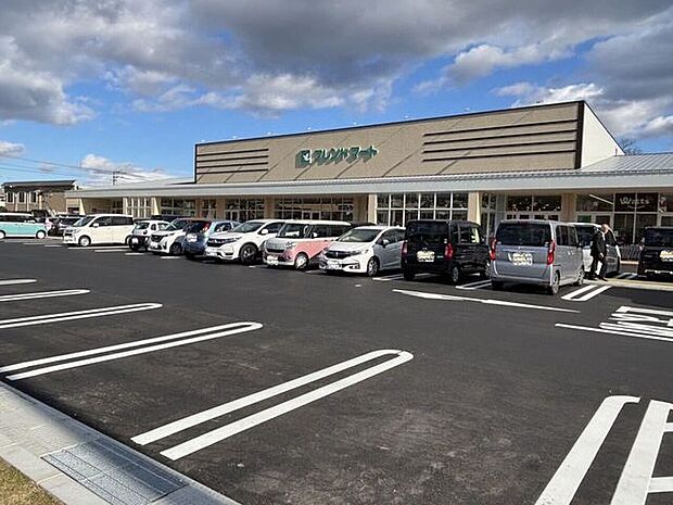 フレンドマート南郷店 1040m