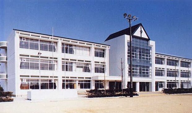 大宝西小学校 610m