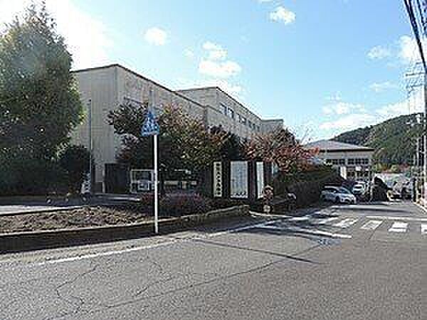 藤尾小学校 745m