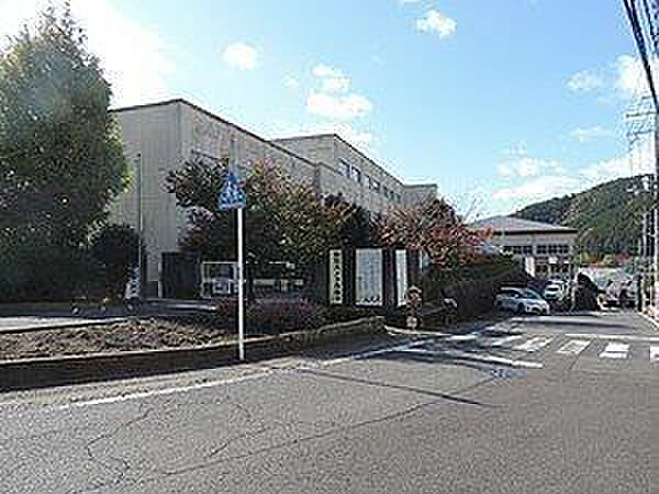 藤尾小学校 745m