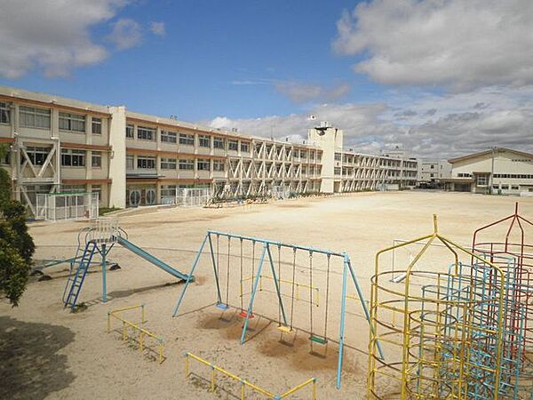 晴嵐小学校 1700m