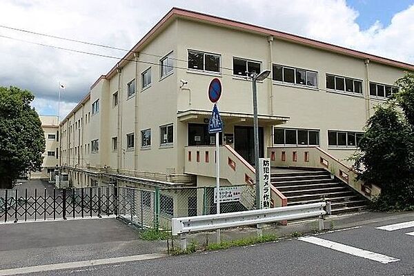 近隣写真 長等小学校 1340m