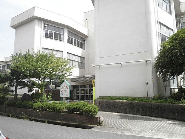 石山小学校 1800m