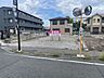 外観：前面道路含む現地写真