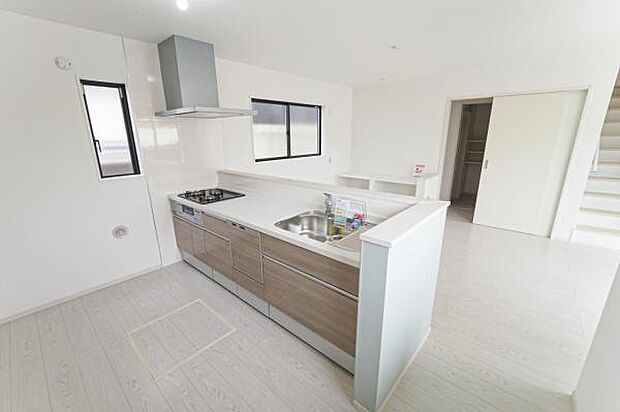 ＬＤＫ全体に一体感と開放感を演出するオープンキッチン