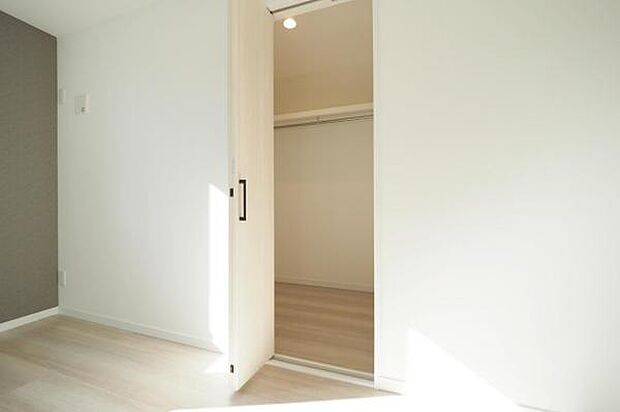 1階洋室　ウォークインクローゼット仕様