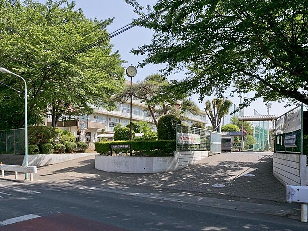 川越市立高階中学校(719m)