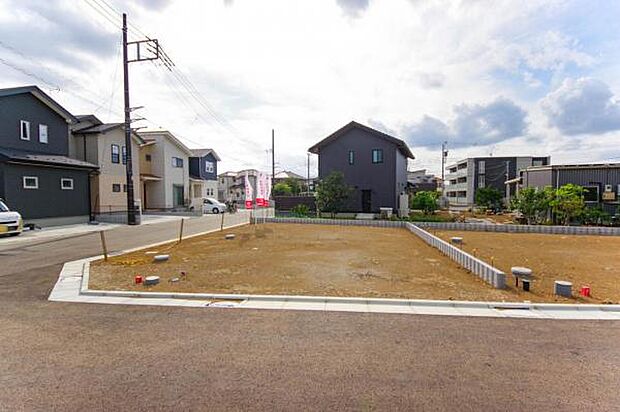 プラン広がる整形地、開放感のある角地を含む分譲地です。自由設計の注文住宅用地で理想の建物を建築しませんか?