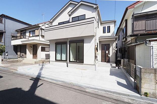 現地ご見学予約、資料請求などお気軽にお問い合わせください。