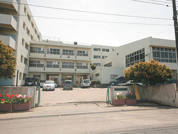 富士見市立勝瀬中学校(2079m)