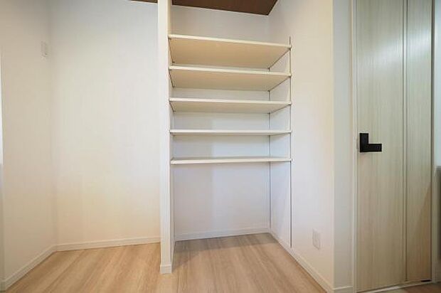 キッチン背面収納部