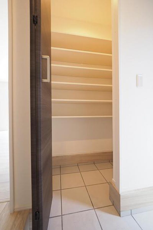 玄関収納　シューズインクローク