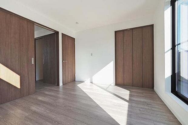 【洋室/7.0帖】 ●2面採光で明るい洋室