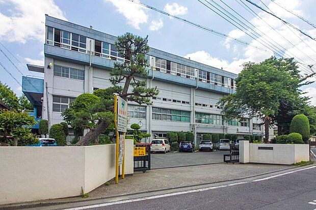 川越市立寺尾中学校 825m