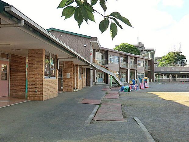 谷津幼稚園 657m