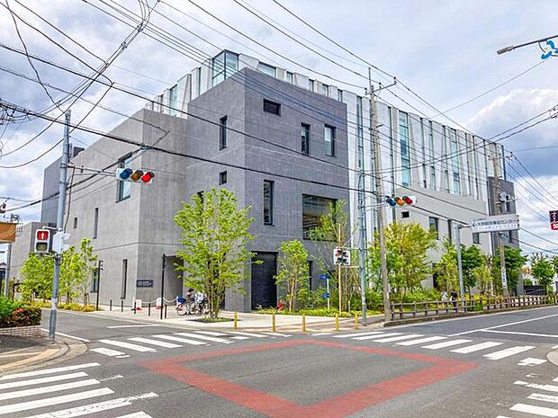 ふじみ野市立大井図書館 670m