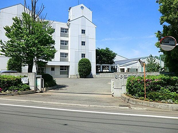 ふじみ野市立福岡中学校 徒歩18分。 1413m