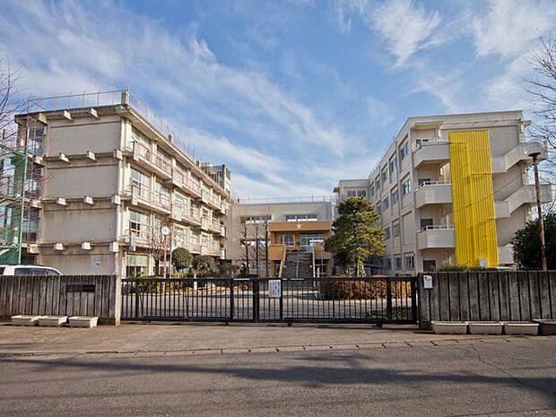 ふじみ野市立大井西中学校 徒歩8分。 566m