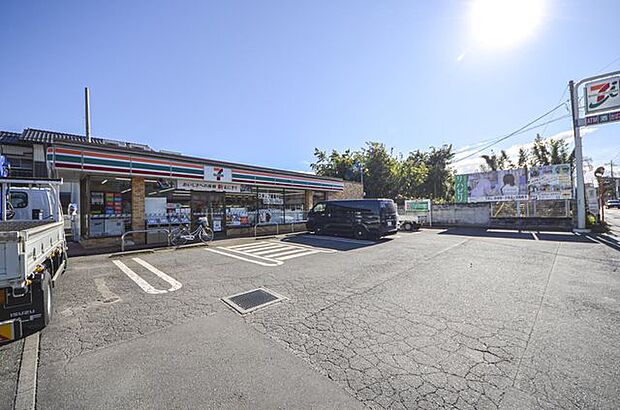 セブンイレブン川越下赤坂店 徒歩7分。 527m