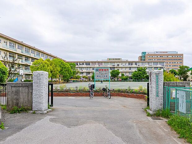 富士見市立諏訪小学校 徒歩14分 1090m