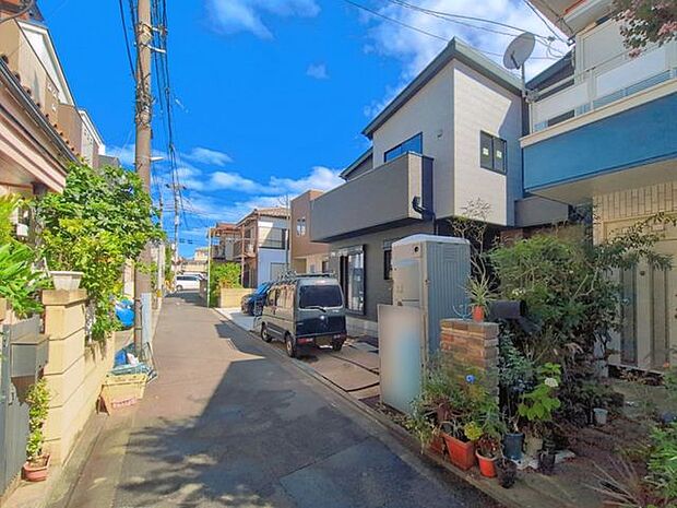 南西道路に面した陽当たり良い立地です。
