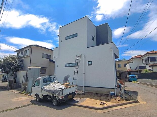 販売現地　現況：外構