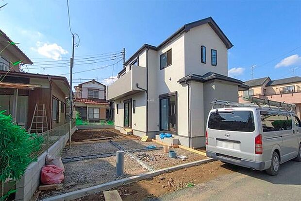 販売現地 駐車スペース/車2台駐車可(車種による制限があります、詳しくは当店スタッフまでお問い合わせください)