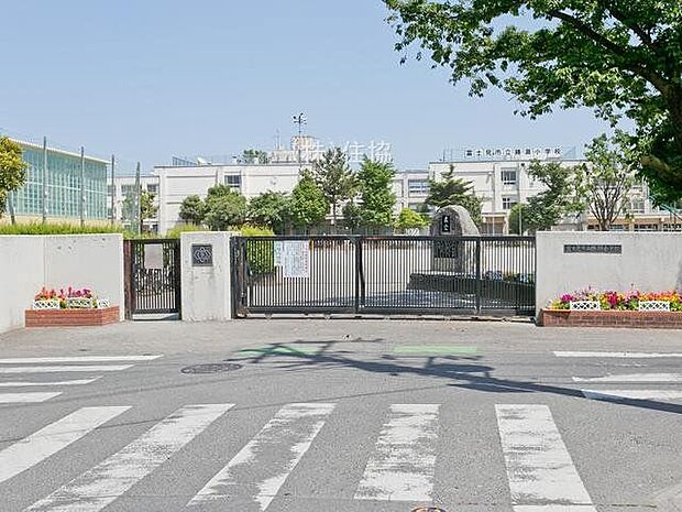 富士見市立勝瀬小学校 徒歩10分。 740m