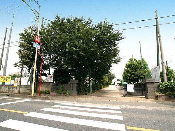 三芳町立三芳中学校 徒歩18分。 1420m