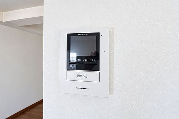 防犯面で役立つ録画機能付きのインターホン。